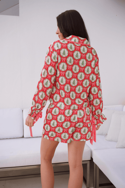 CONJUNTO DE PANTALÓN CORTO DE SATÉN CON LAZO Y ÁRBOL DE NAVIDAD