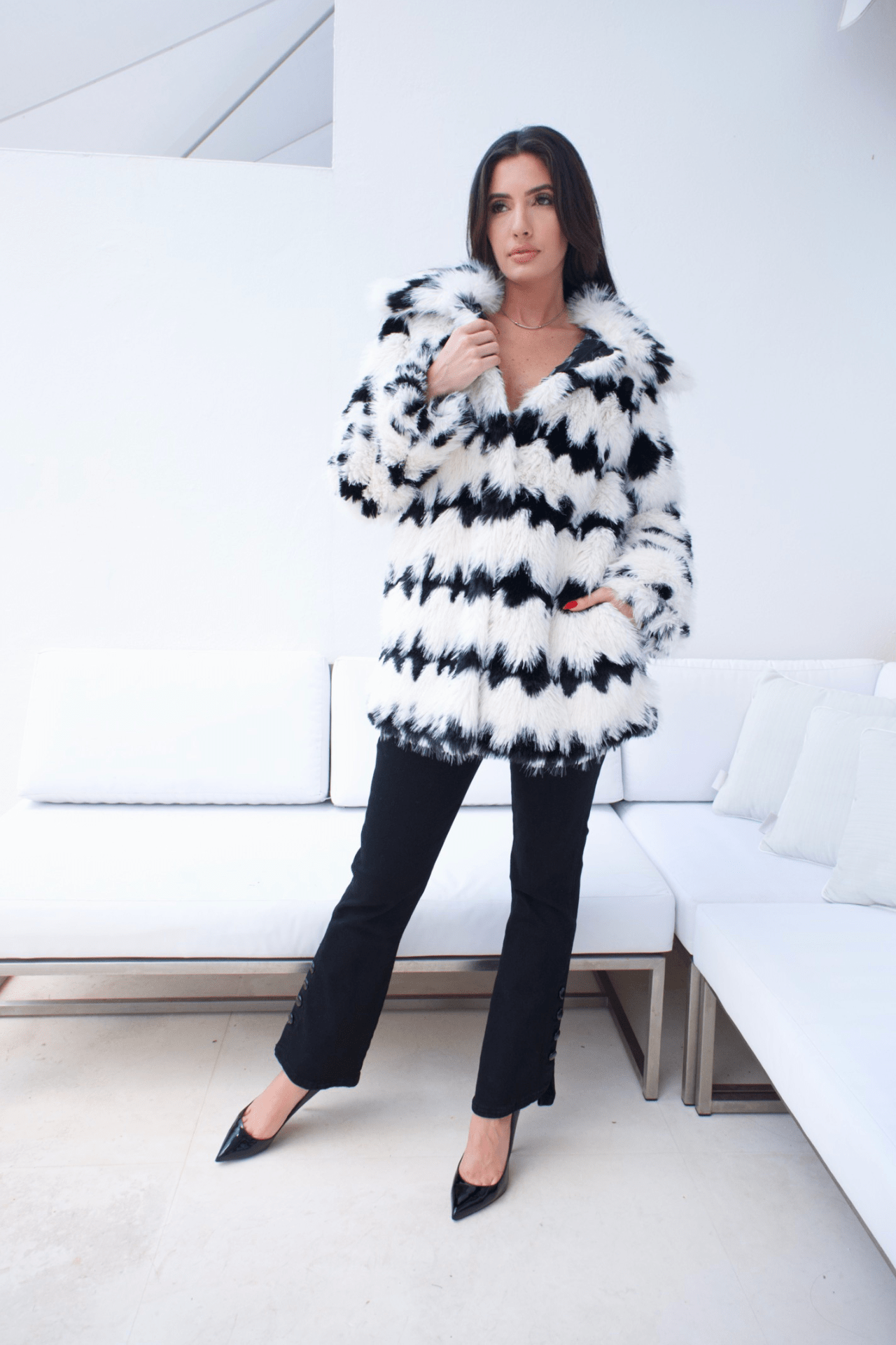 Abrigo reversible blanco y negro